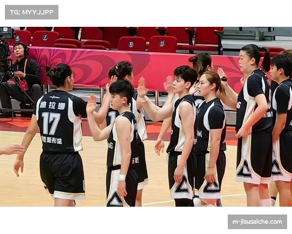 内蒙古女篮布朗21+12 攻防两端展现内线统治力